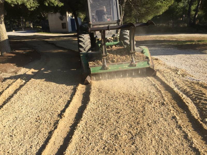 Terrassier à Salon de Provence - MAUREL TP vous propose ses services pour tous vos travaux de terrassement et assainissement, Bouches-du-Rhône